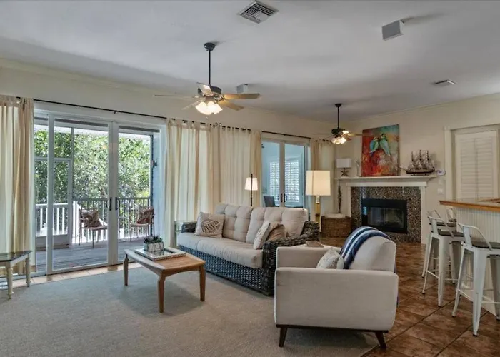 Grande Canal - Captivating 3 Bedroom Retreat
